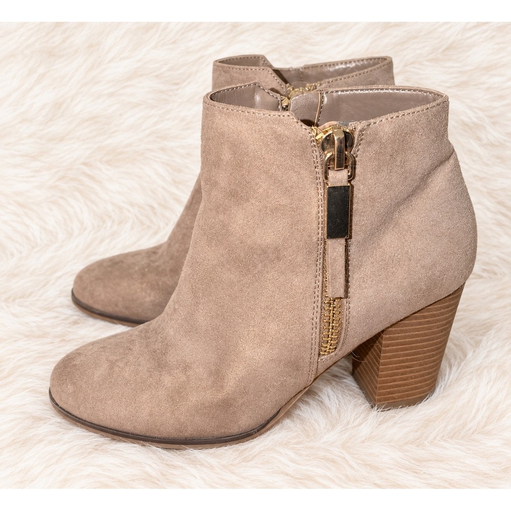 Apt 9 Womens Taupe Faux Suede Ankle Booties Size 7 Gold Zip Block Heel